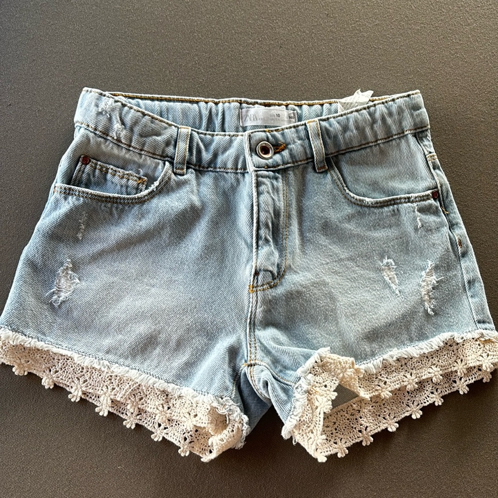 Zara Girls Lace Trimmed shorts Sz 10